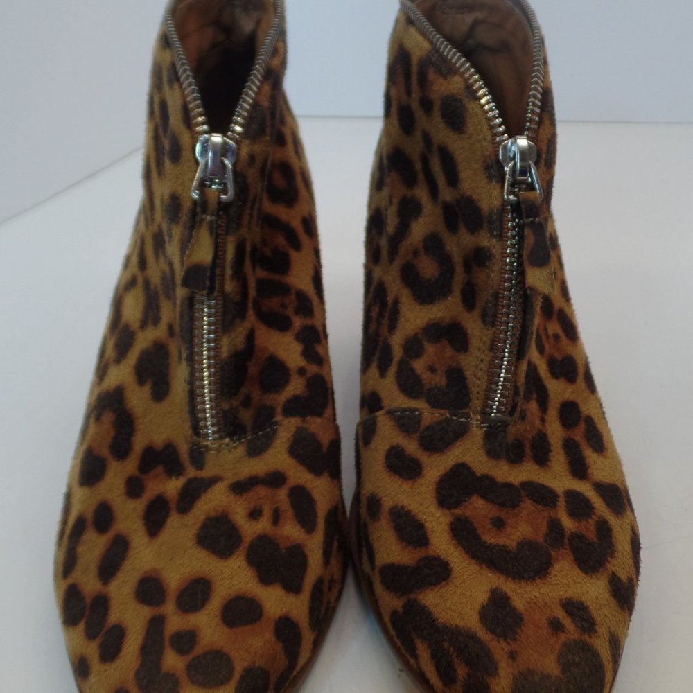 Designs From Beast Fashion Animal Print Shootie Bootie Block Heel Sz 9 Silver HW - Picture 2 of 9